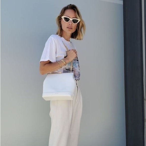 Anine Bing Bag Noah Shoulder Crossbody Chain Gold Leather Minimal White GUC - Picture 16 of 16